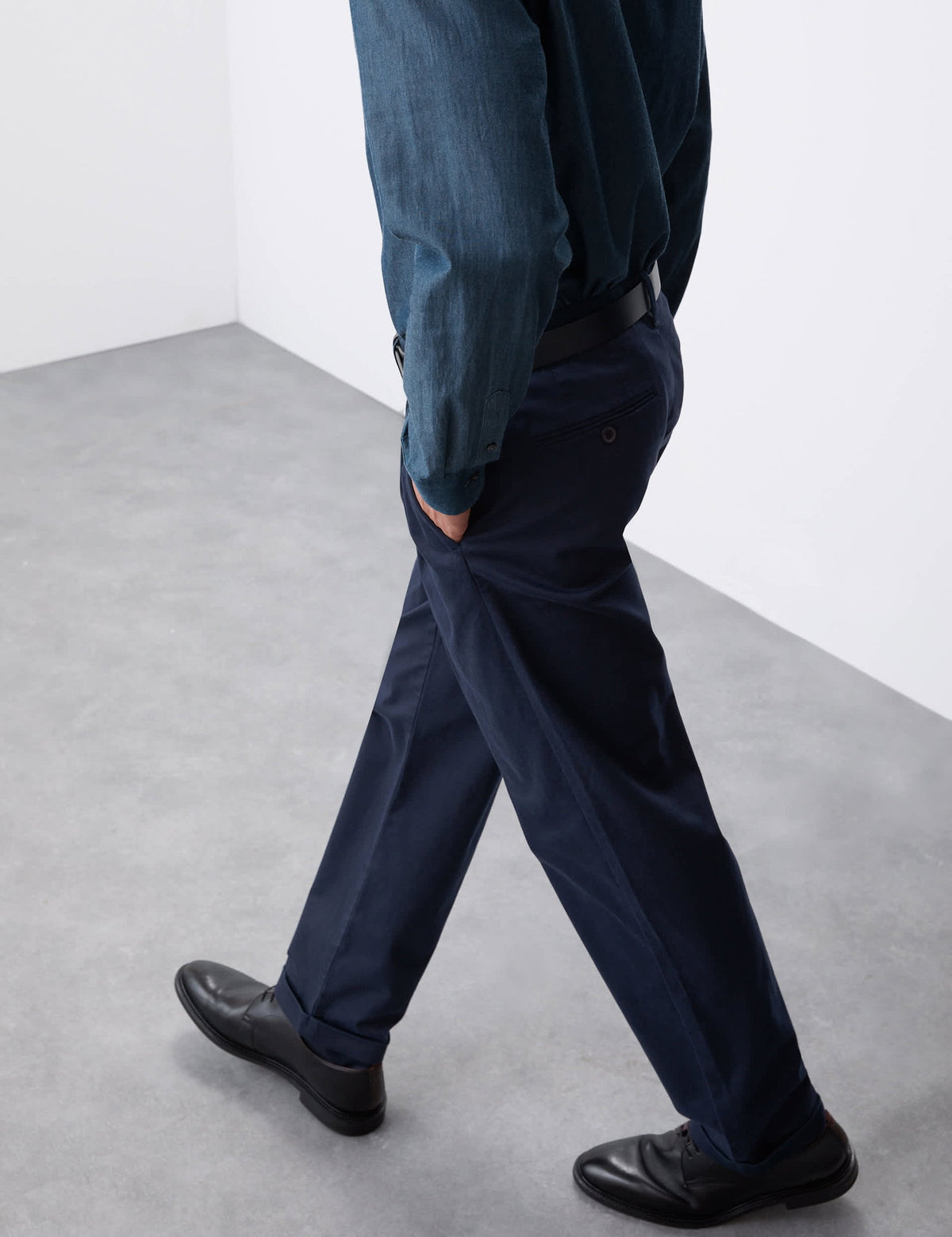 Tapered Fit Chino Pantolon