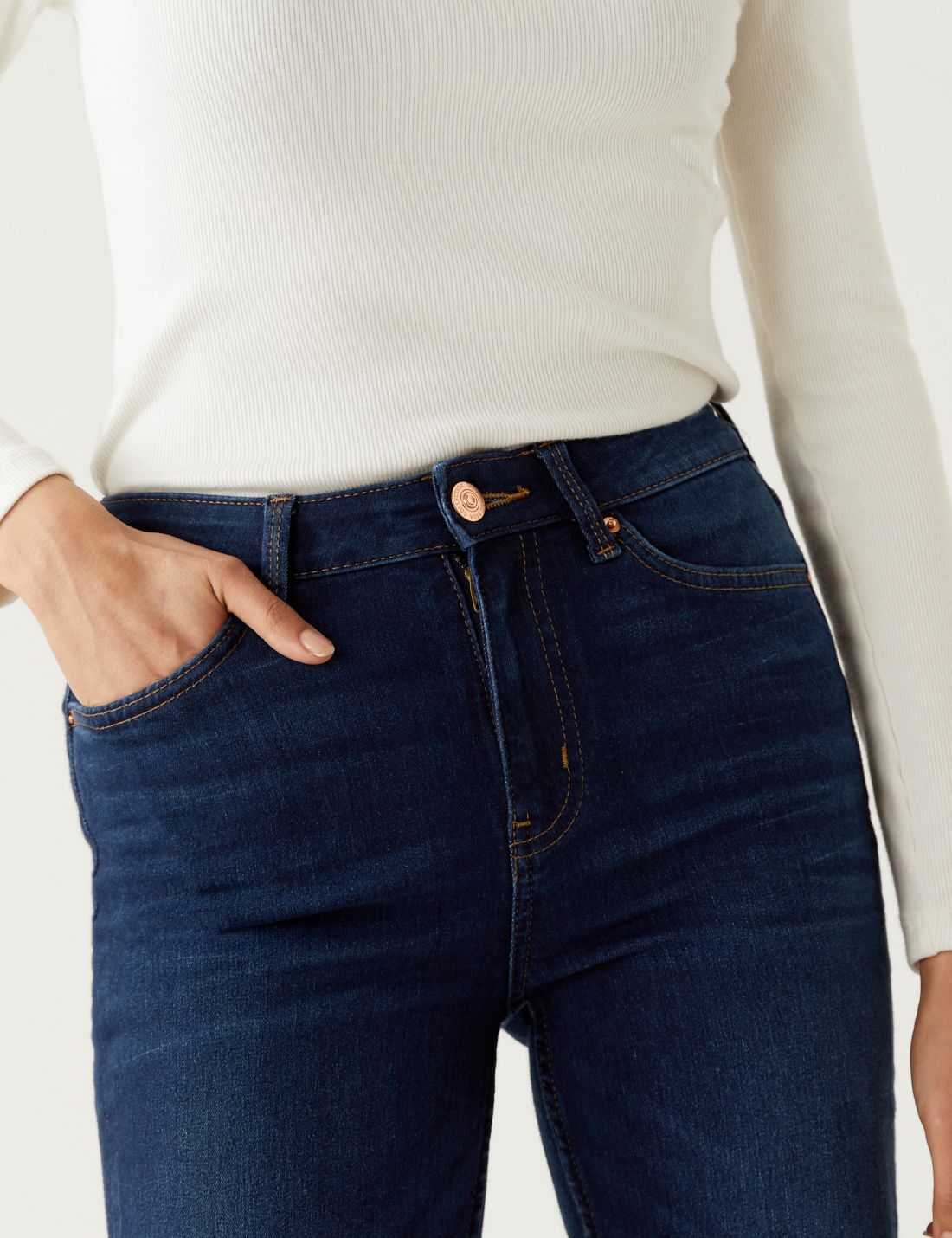 Sienna Straight Leg Jean Pantolon
