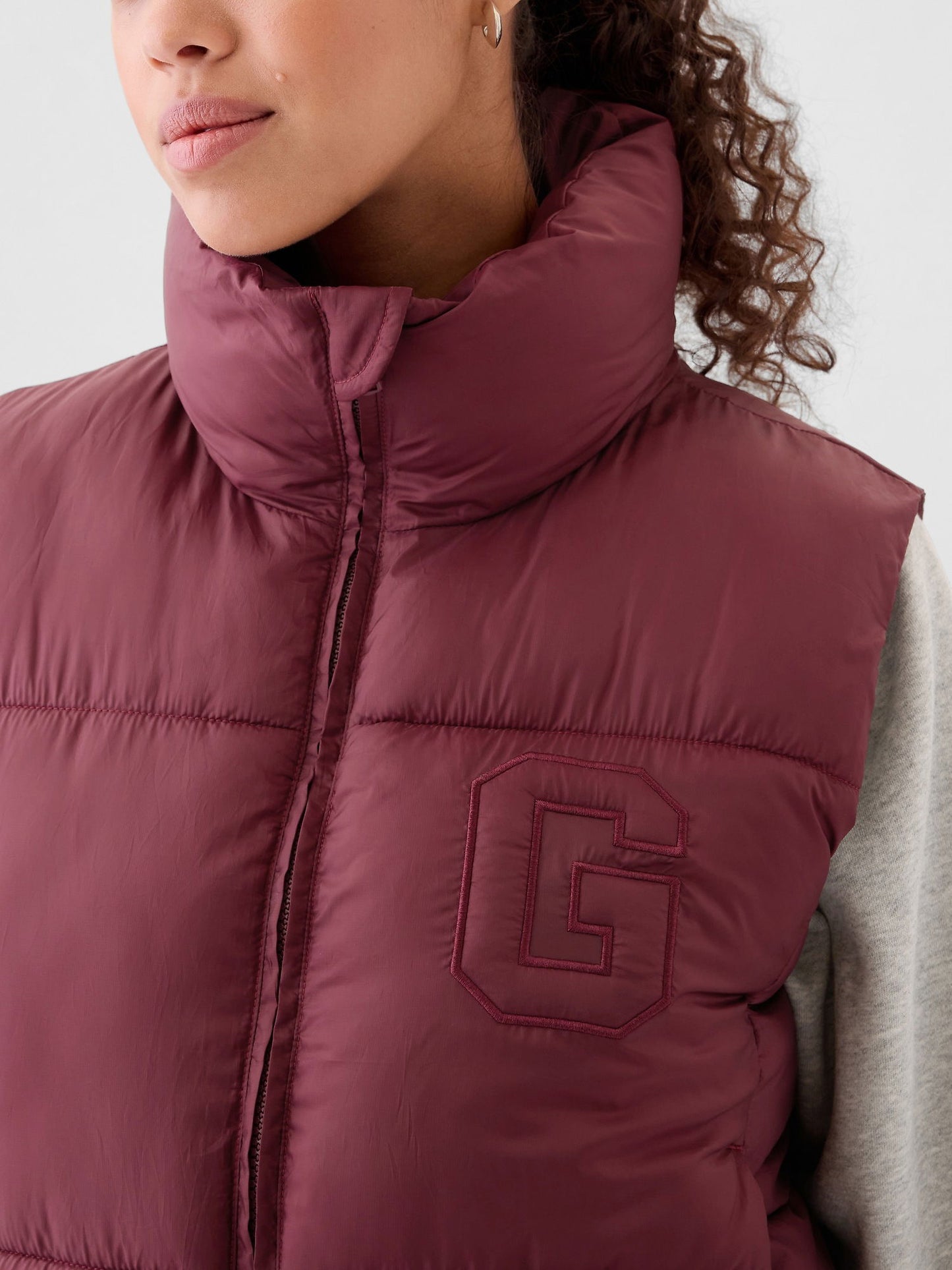 Bordo Gap Logo Geri Dönüştürülmüş Crop Puffer Şişme Yelek