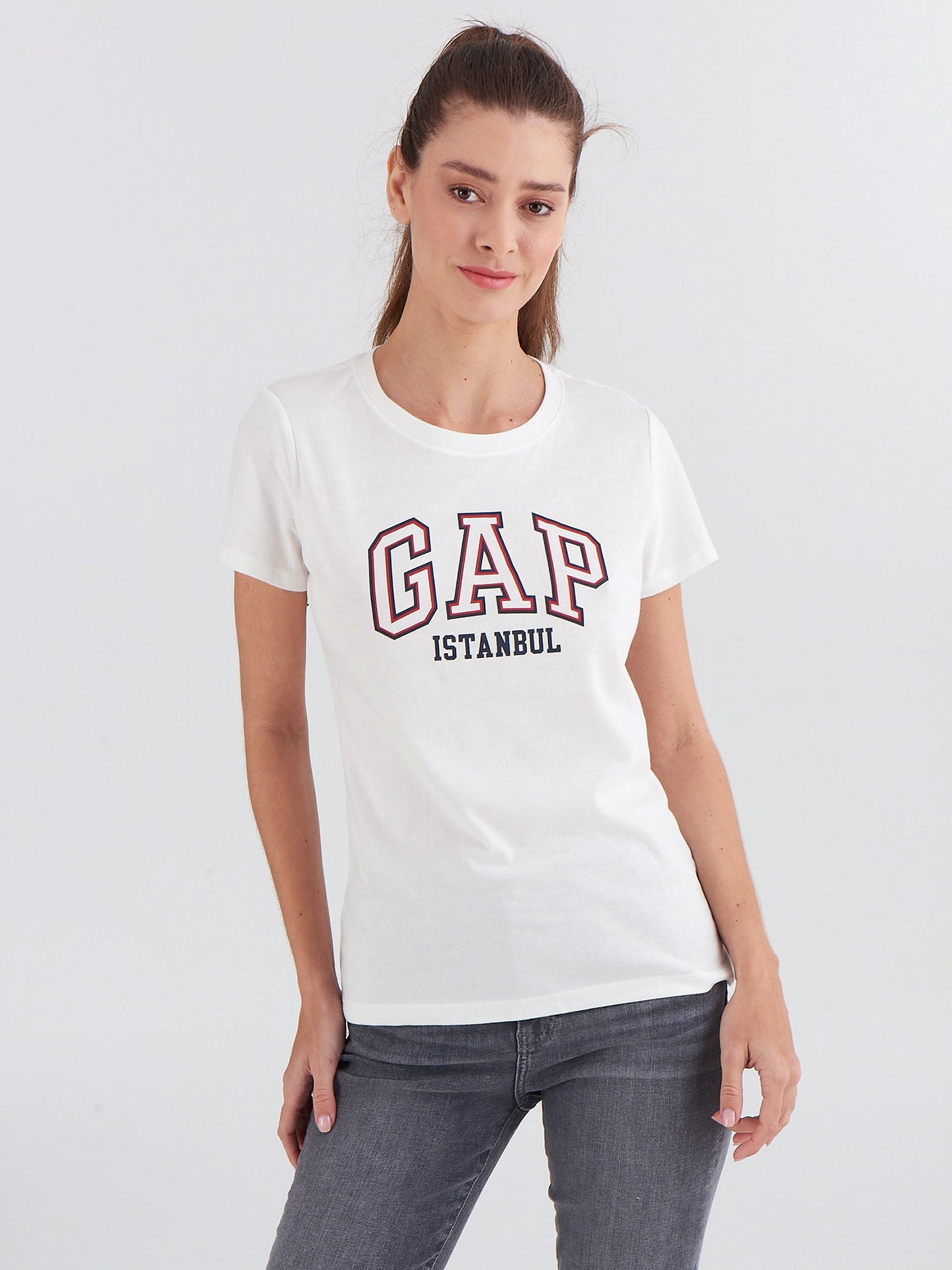 Beyaz Gap Istanbul Logo T-shirt