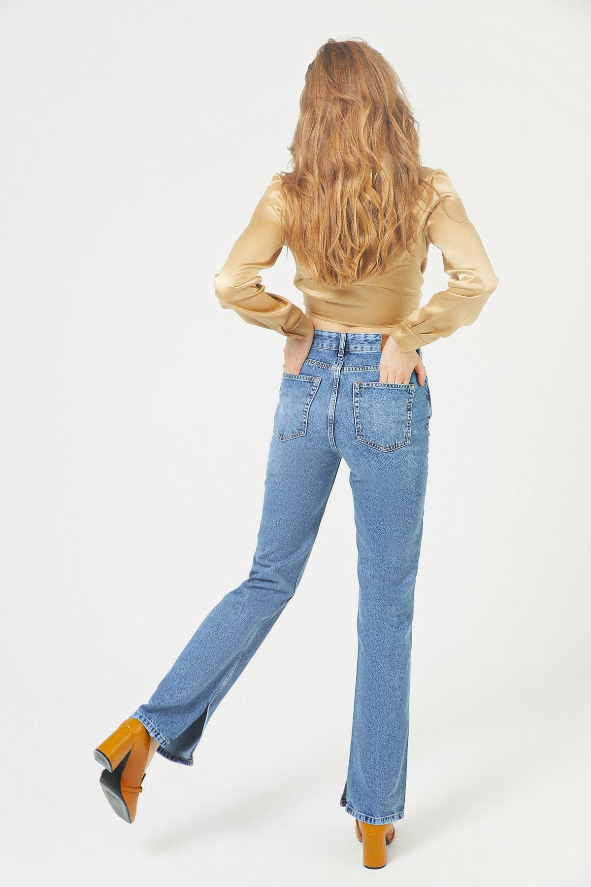 Mavi Yırtmaçlı Düz Kesim Jean