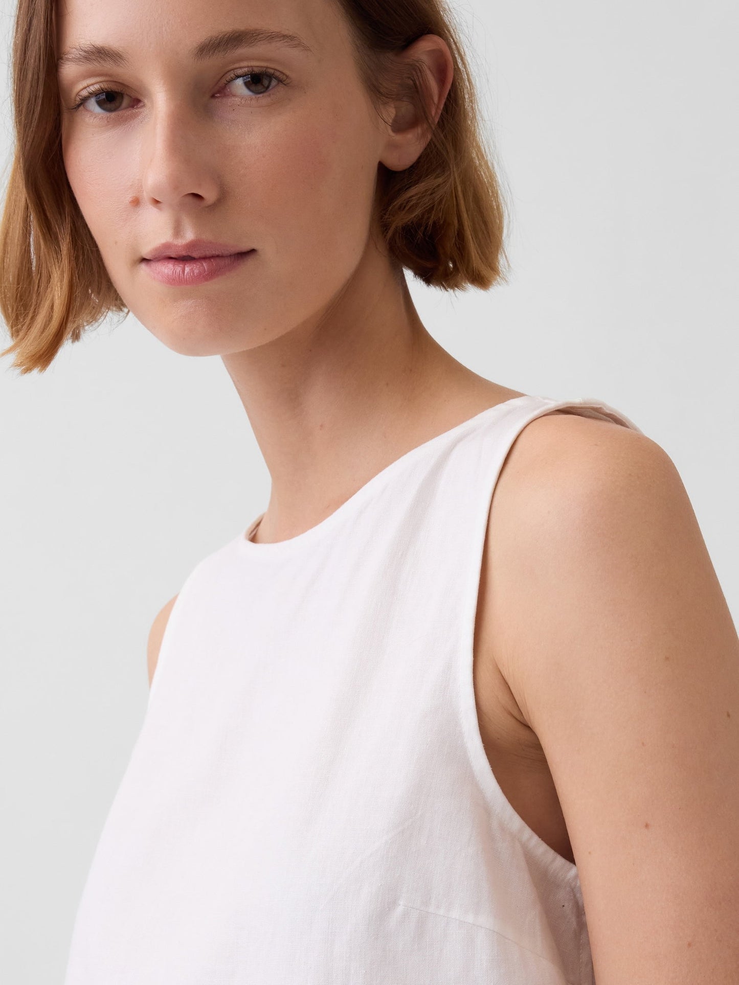 Beyaz Linen Karışımı Crop Shell Kolsuz Bluz