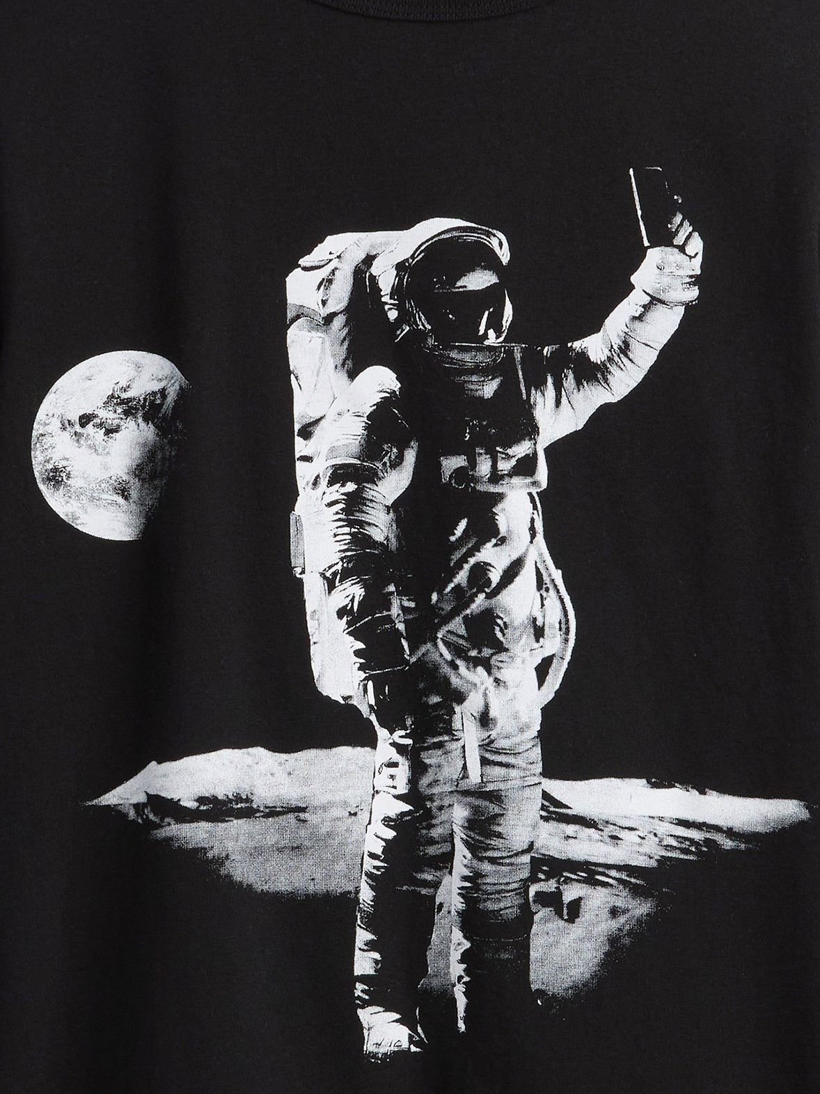 Siyah Grafik Baskılı T-shirt