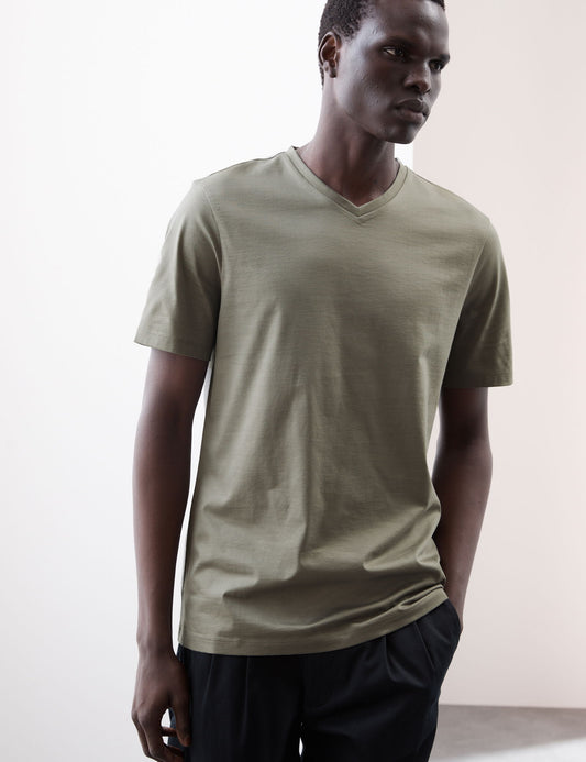 Yumuşak Dokulu V Yaka T-shirt