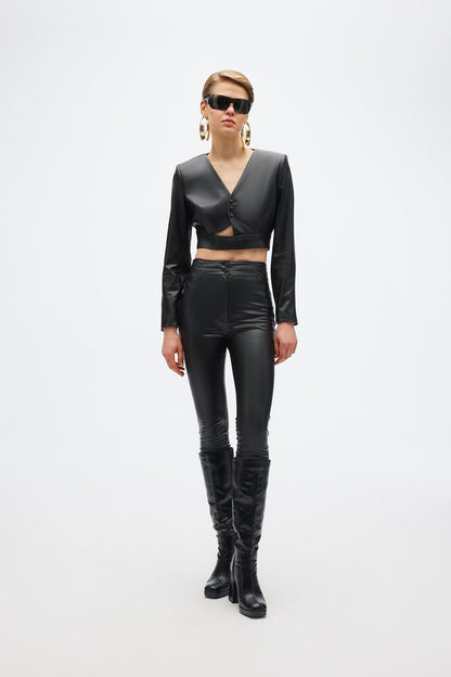 Cut-out Detaylı Siyah Crop Ceket