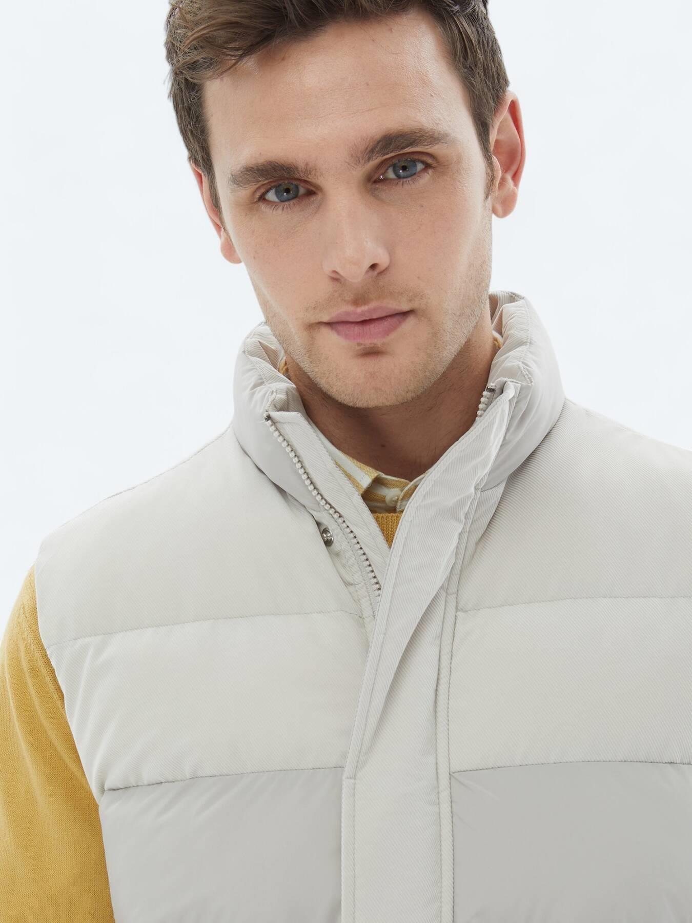 Bej Regular Fit Dik Yaka Casual Dokuma Spor Yelek