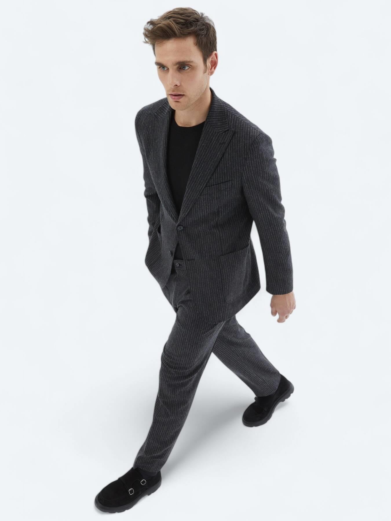 Antrasit Çizgili Modern Fit Yün Karışımlı Takım Elbise