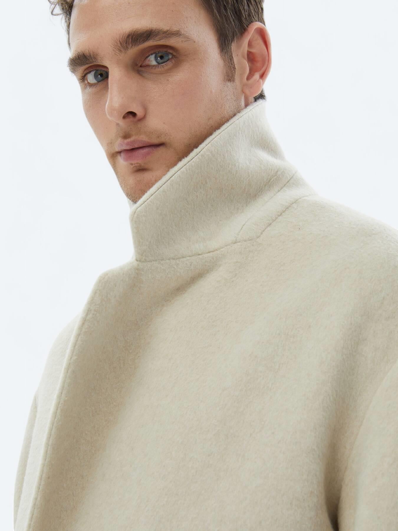 Açık Bej Oversize Fit Kruvaze Yaka Klasik Dokuma Palto