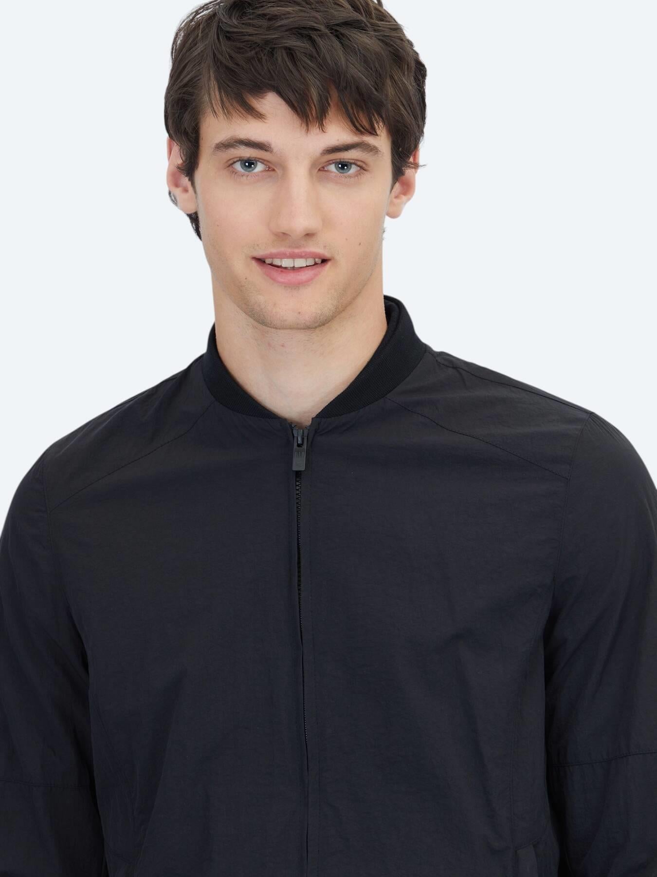 Siyah Regular Fit Dik Yaka Casual Dokuma Mont