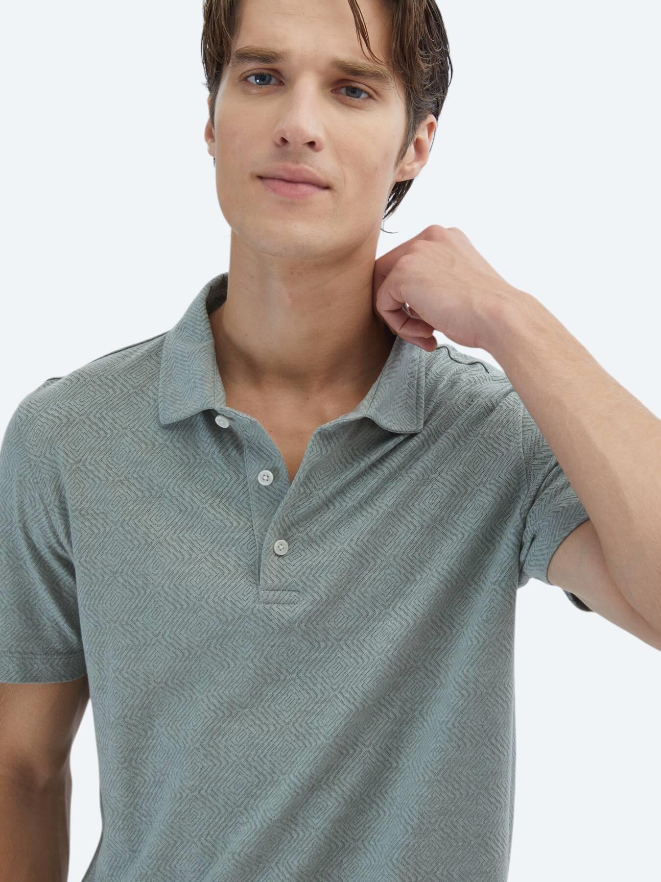 Haki Desenli Polo Yaka Pamuk Karışımlı T-shirt