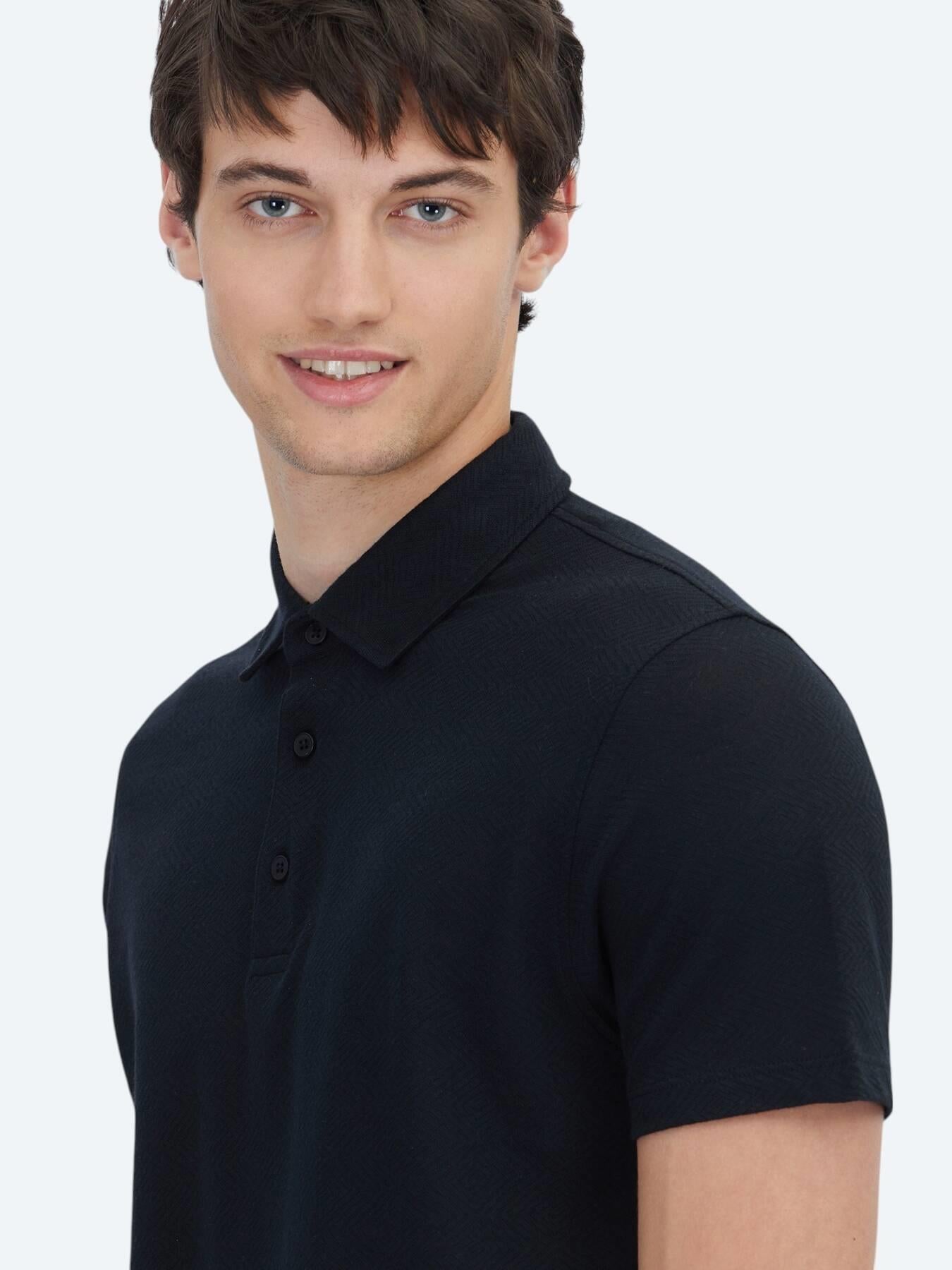 Siyah Desenli Polo Yaka Pamuk Karışımlı T-shirt