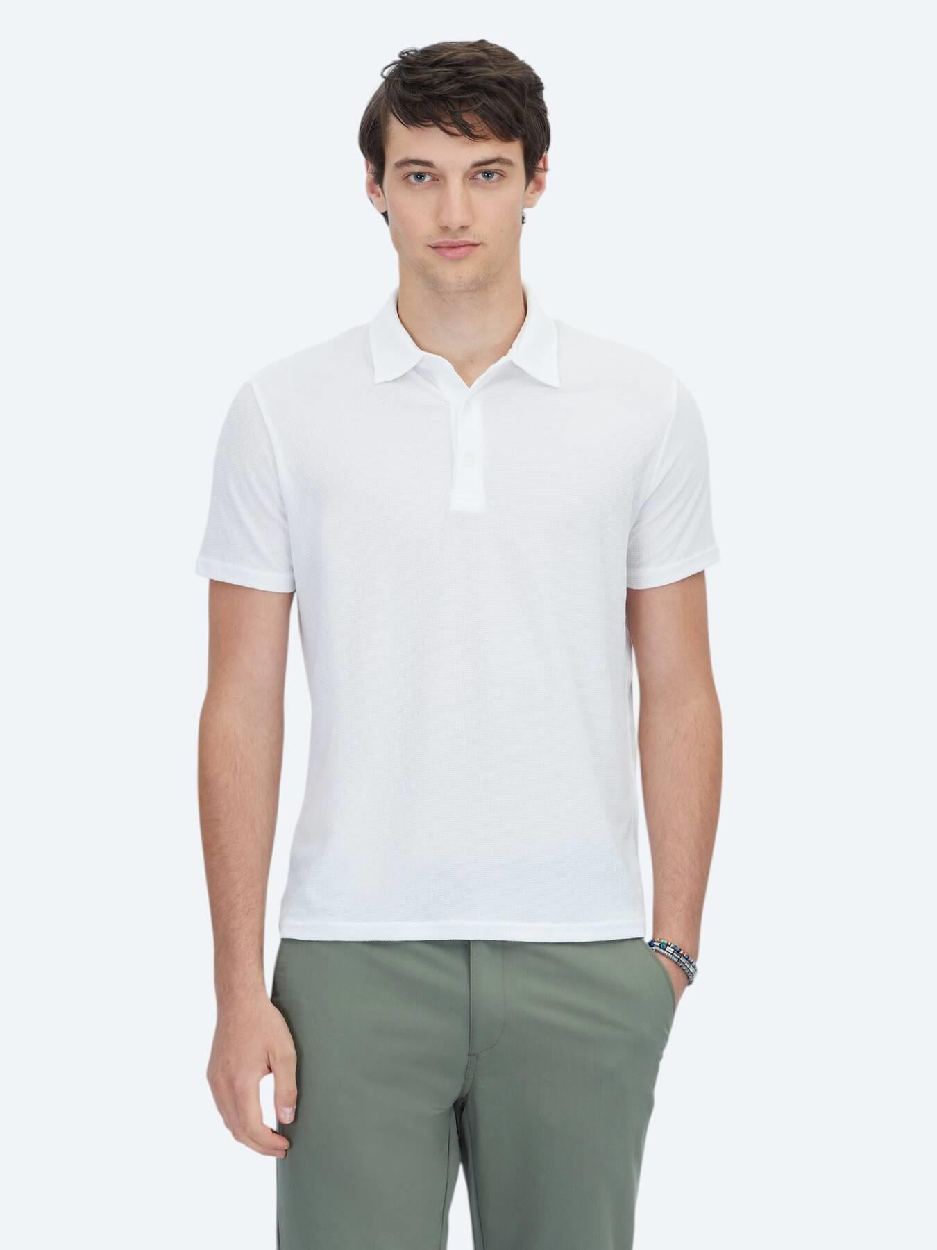 Beyaz Desenli Polo Yaka T-shirt