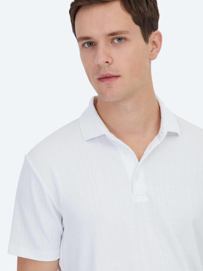 Beyaz Jakarlı Polo Yaka T-shirt