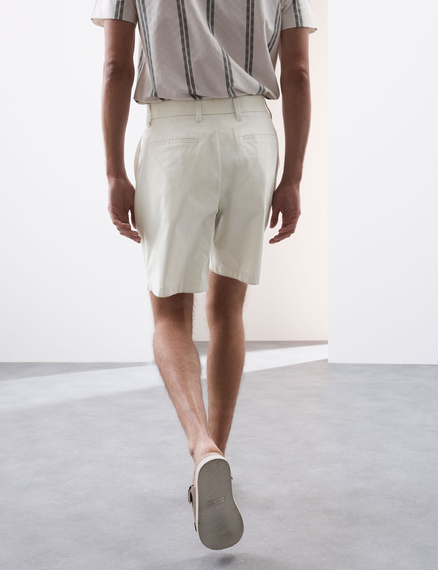 Pamuk Karışımlı Regular Fit Lightweight Chino Şort