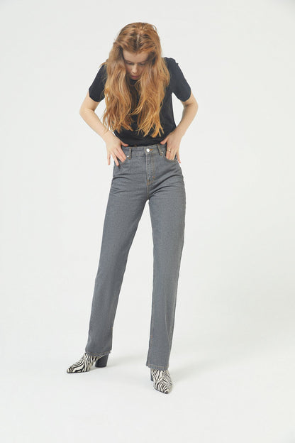 Gri Yırtmaçlı Düz Kesim Jean