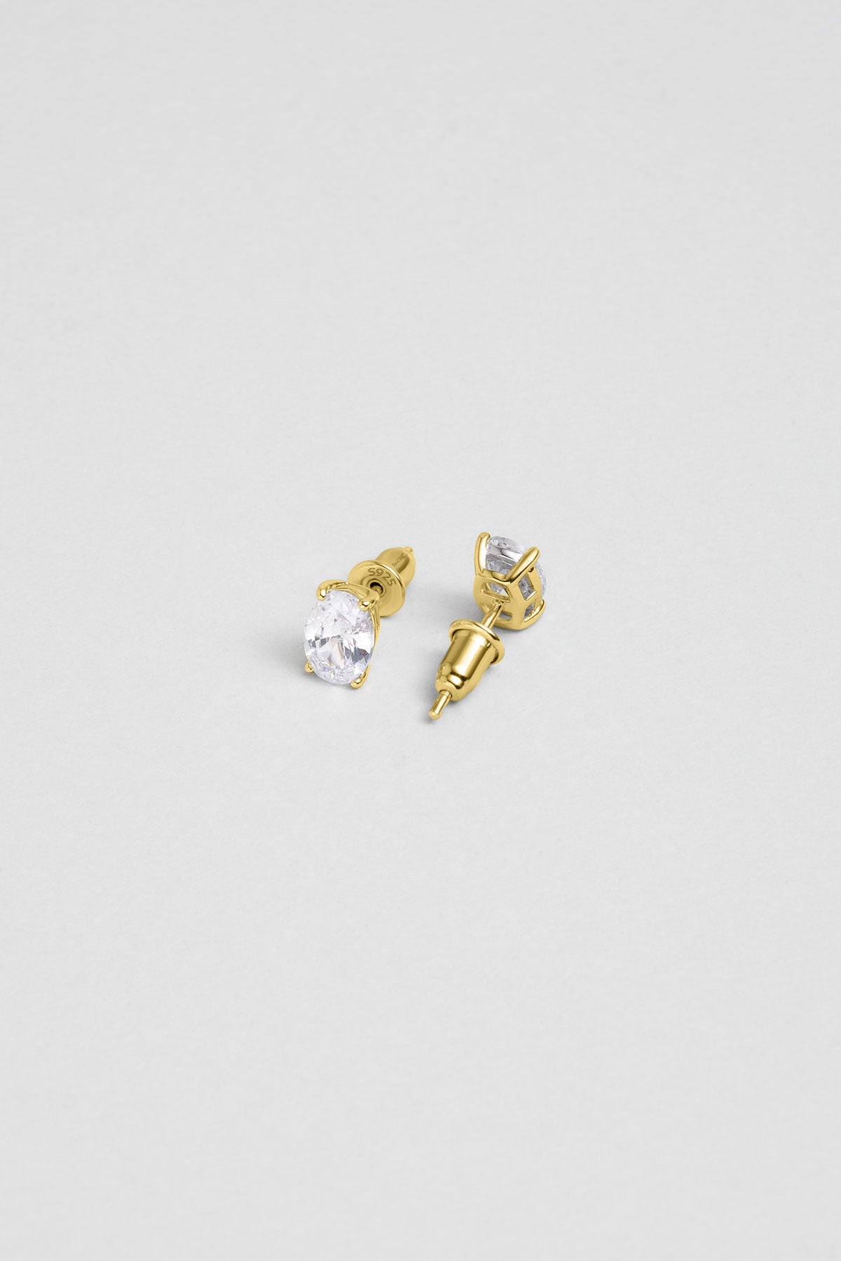 Oval Kesim 18 Ayar Sarı Altın Kaplama Gümüş Tektaş Küpe 5016270144