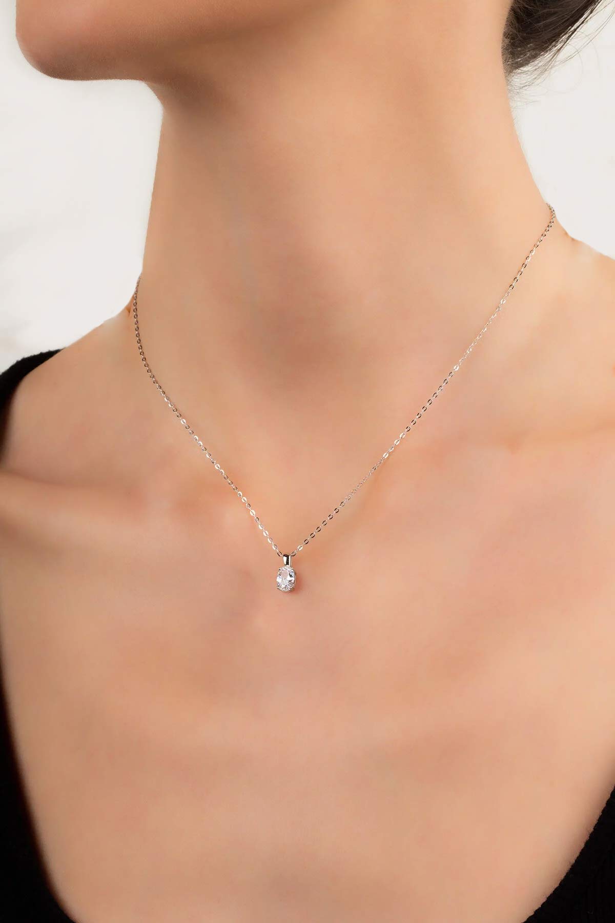 Oval Kesim 18 Ayar Beyaz Altın Kaplama 45 Cm Gümüş Kolye 5016450199