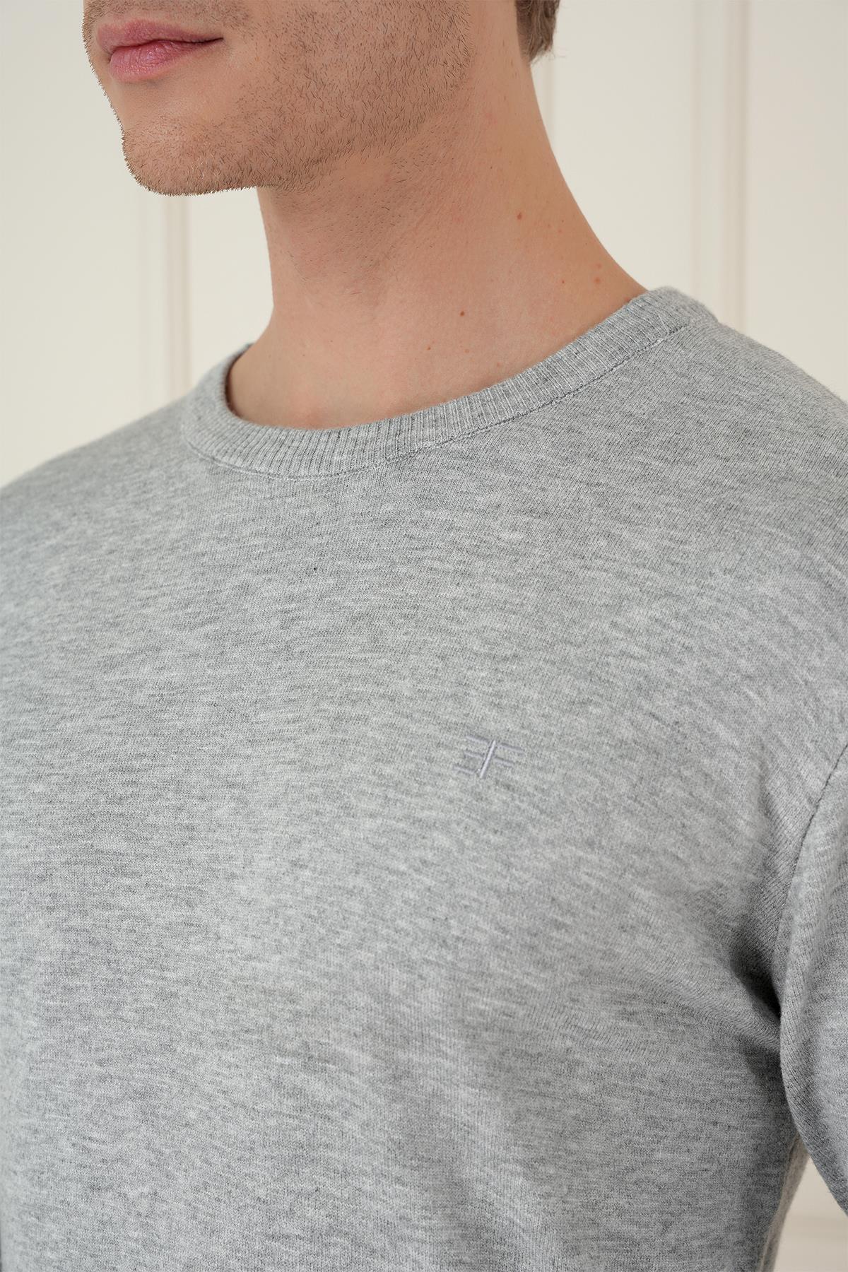 Tr 875 Slim Fit Gri Klasik Triko