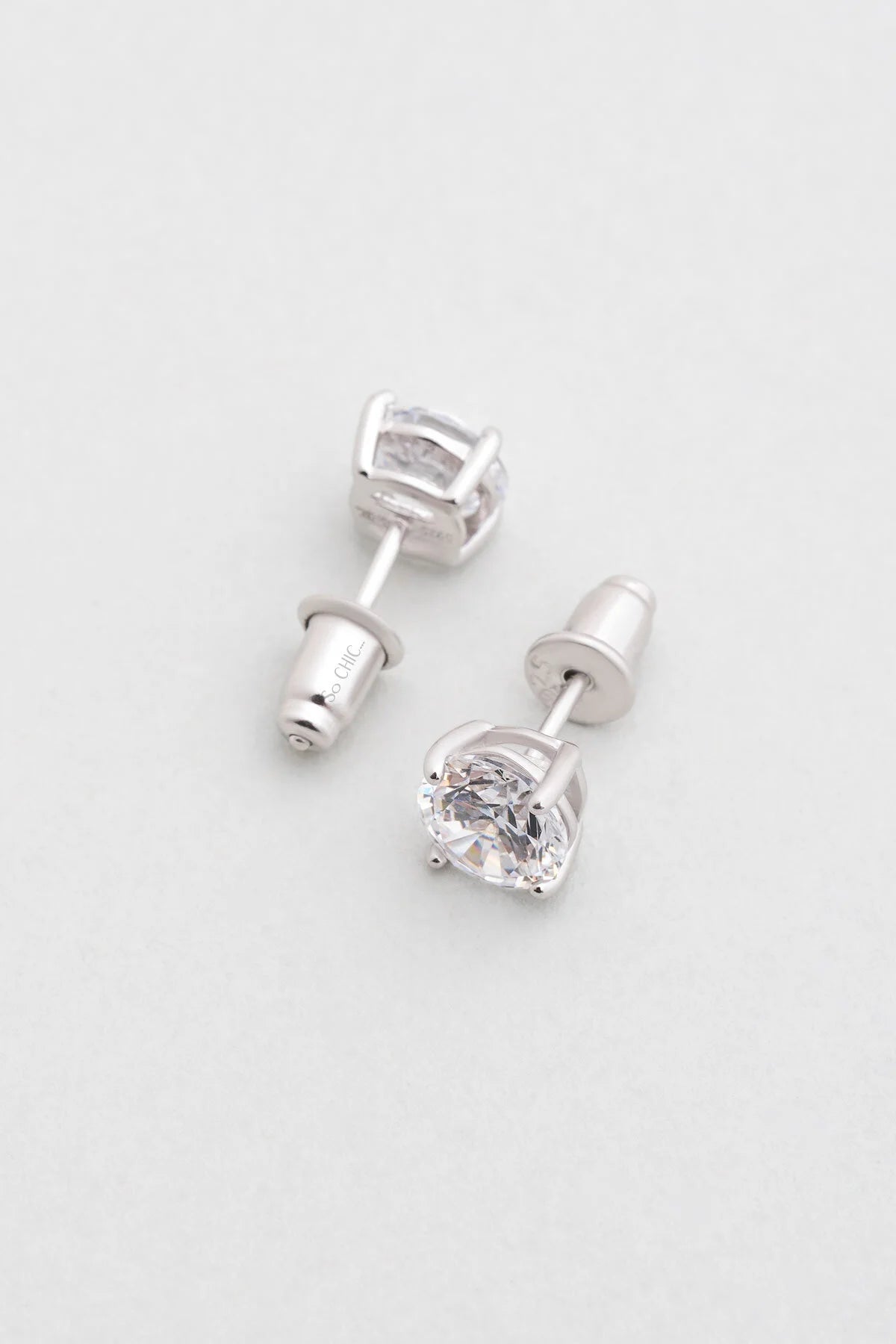 Tektaş 6 Mm 18 Ayar Beyaz Altın Kaplama Gümüş Küpe 5016040199
