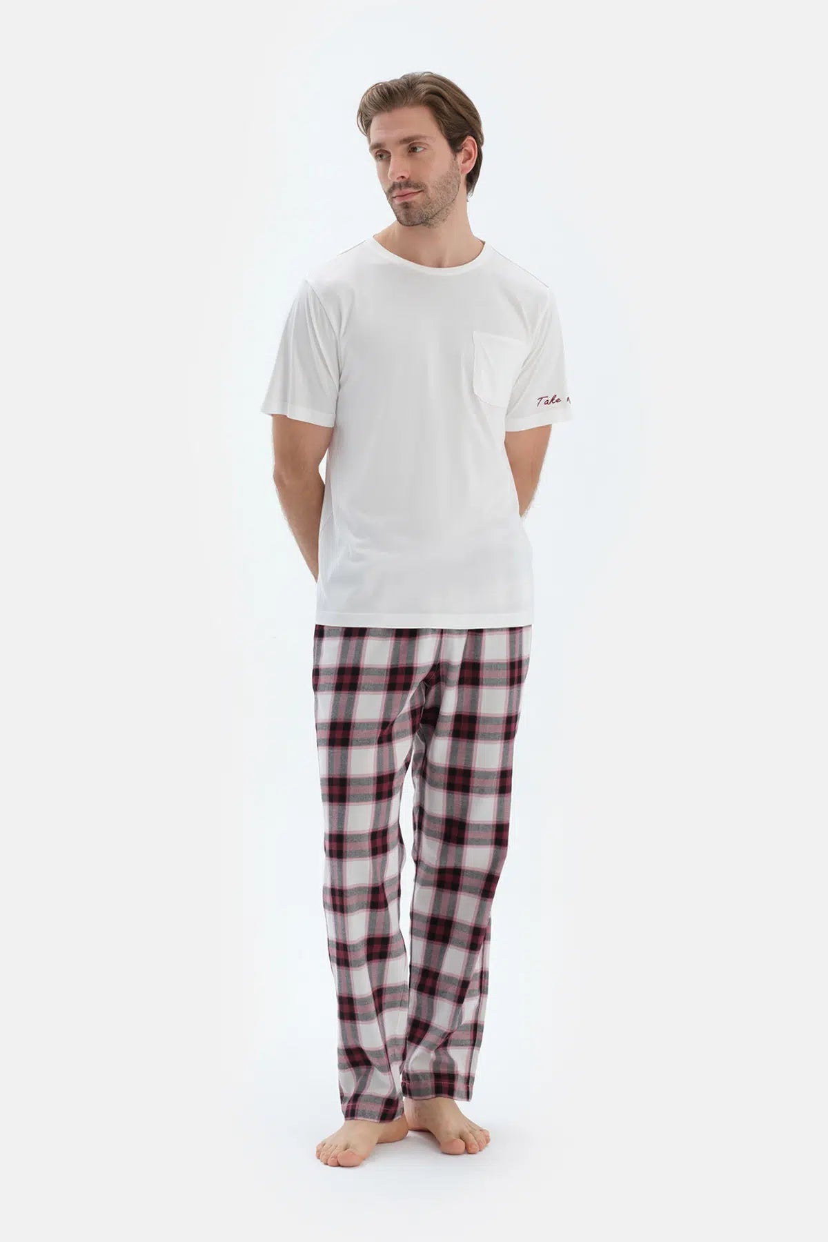 Ekru Nakış Detaylı Altı Dokuma Ekoseli Tişört Pantolon Pijama Takımı