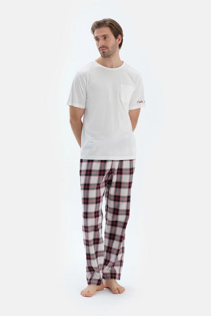 Ekru Nakış Detaylı Altı Dokuma Ekoseli Tişört Pantolon Pijama Takımı