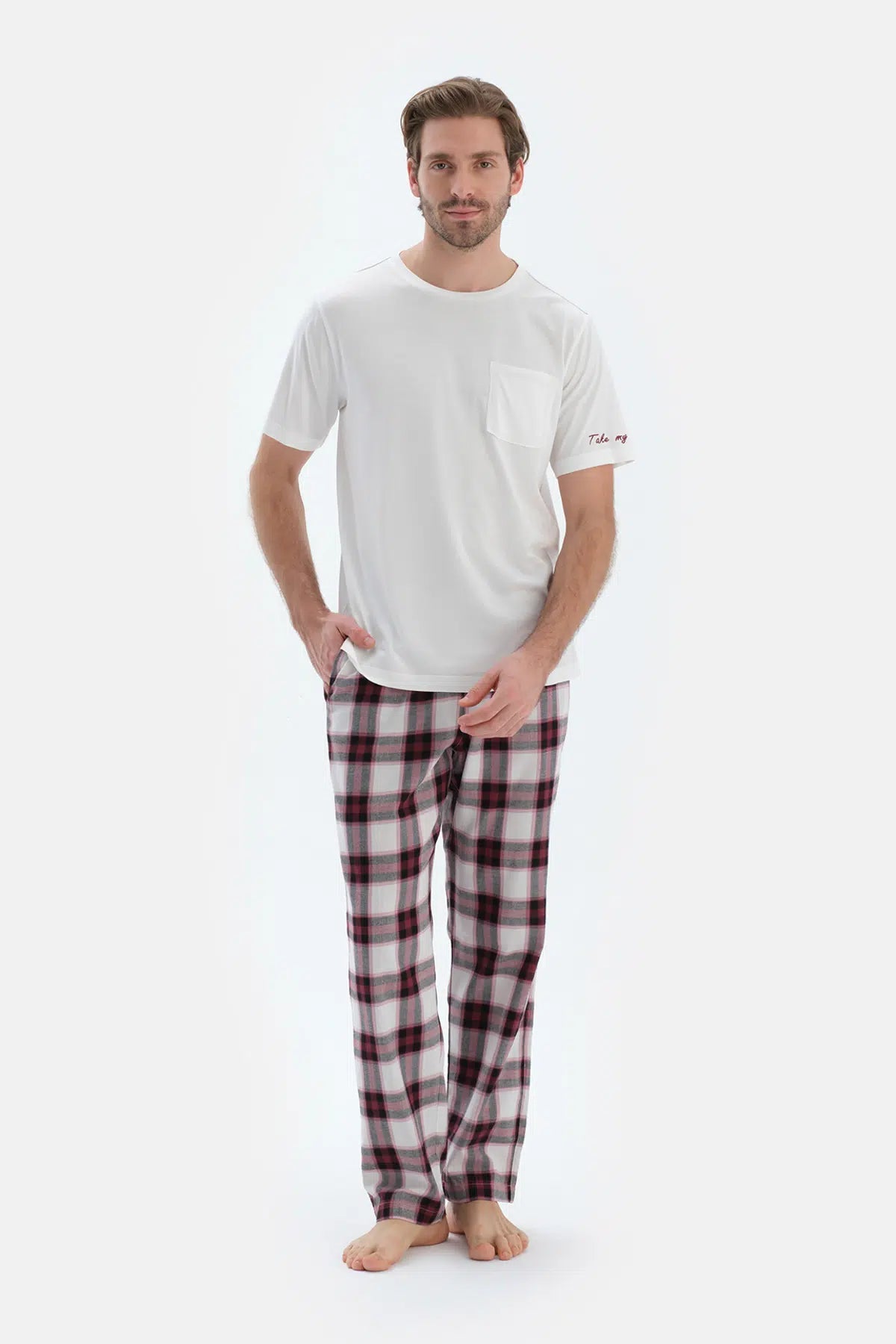 Ekru Nakış Detaylı Altı Dokuma Ekoseli Tişört Pantolon Pijama Takımı