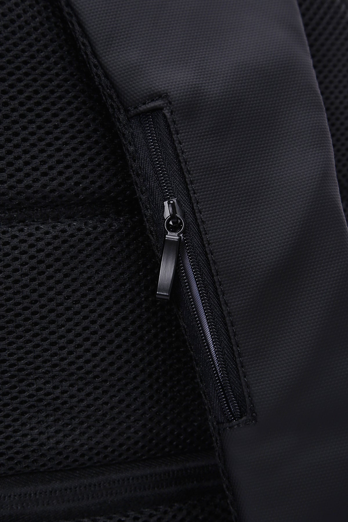 D-pack Erkek Siyah Teknolojik Kumaş Çapraz Çanta