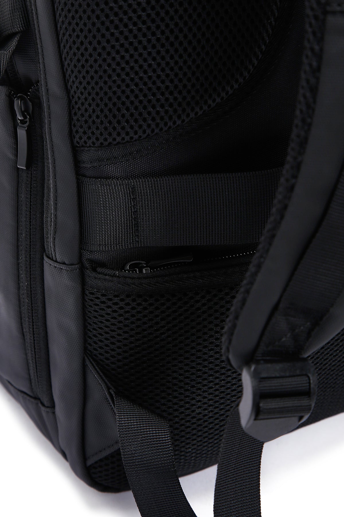 D-pack Erkek Siyah Teknolojik Kumaş Sırt Çantası
