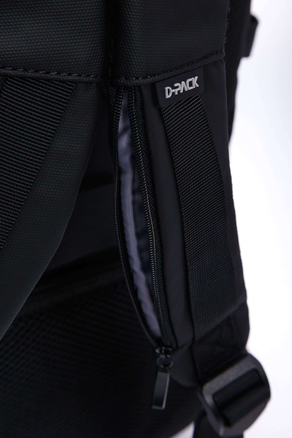 D-pack Erkek Siyah Teknolojik Kumaş Sırt Çantası