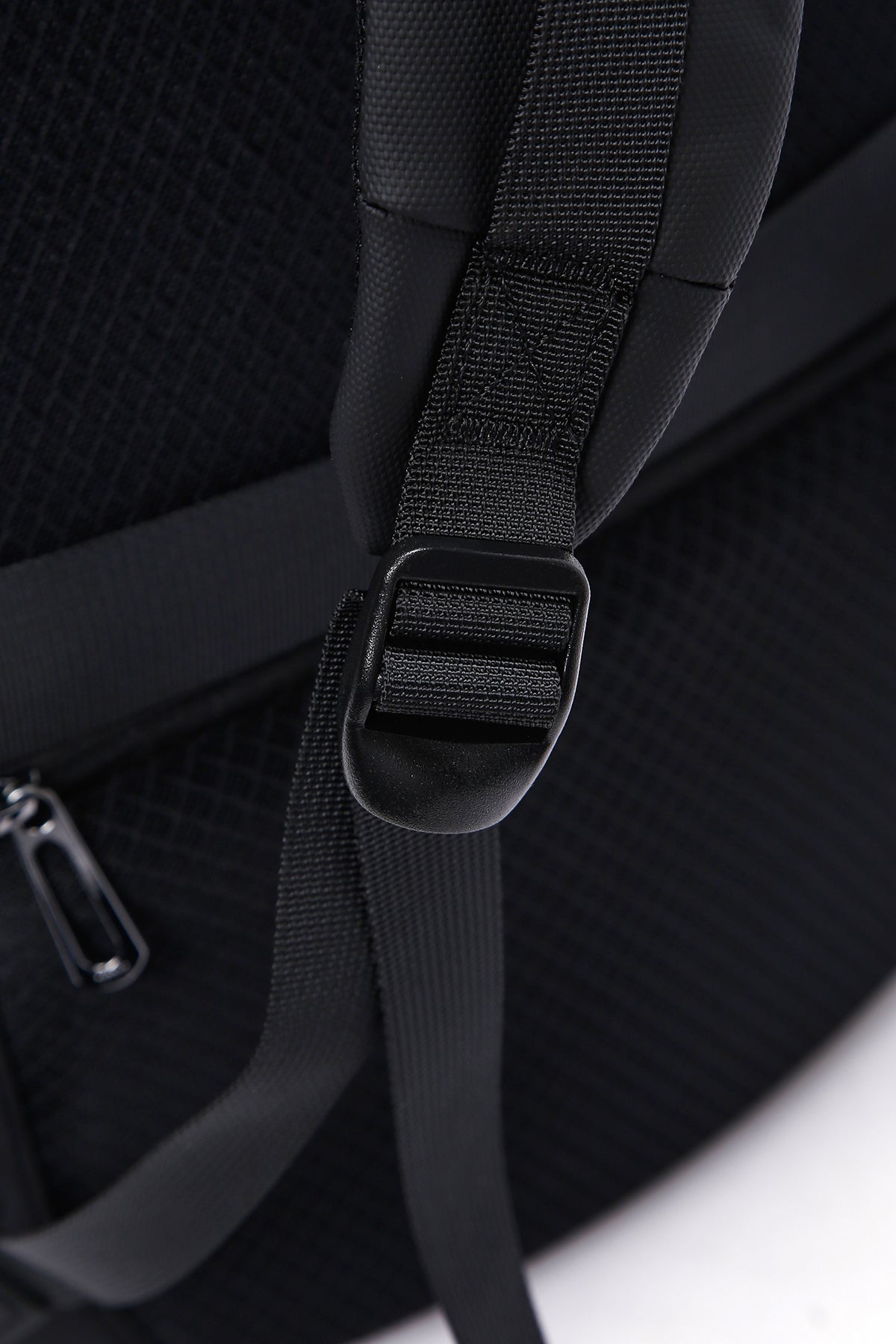 D-pack Erkek Siyah Teknolojik Kumaş Hardcase Sırt Çantası