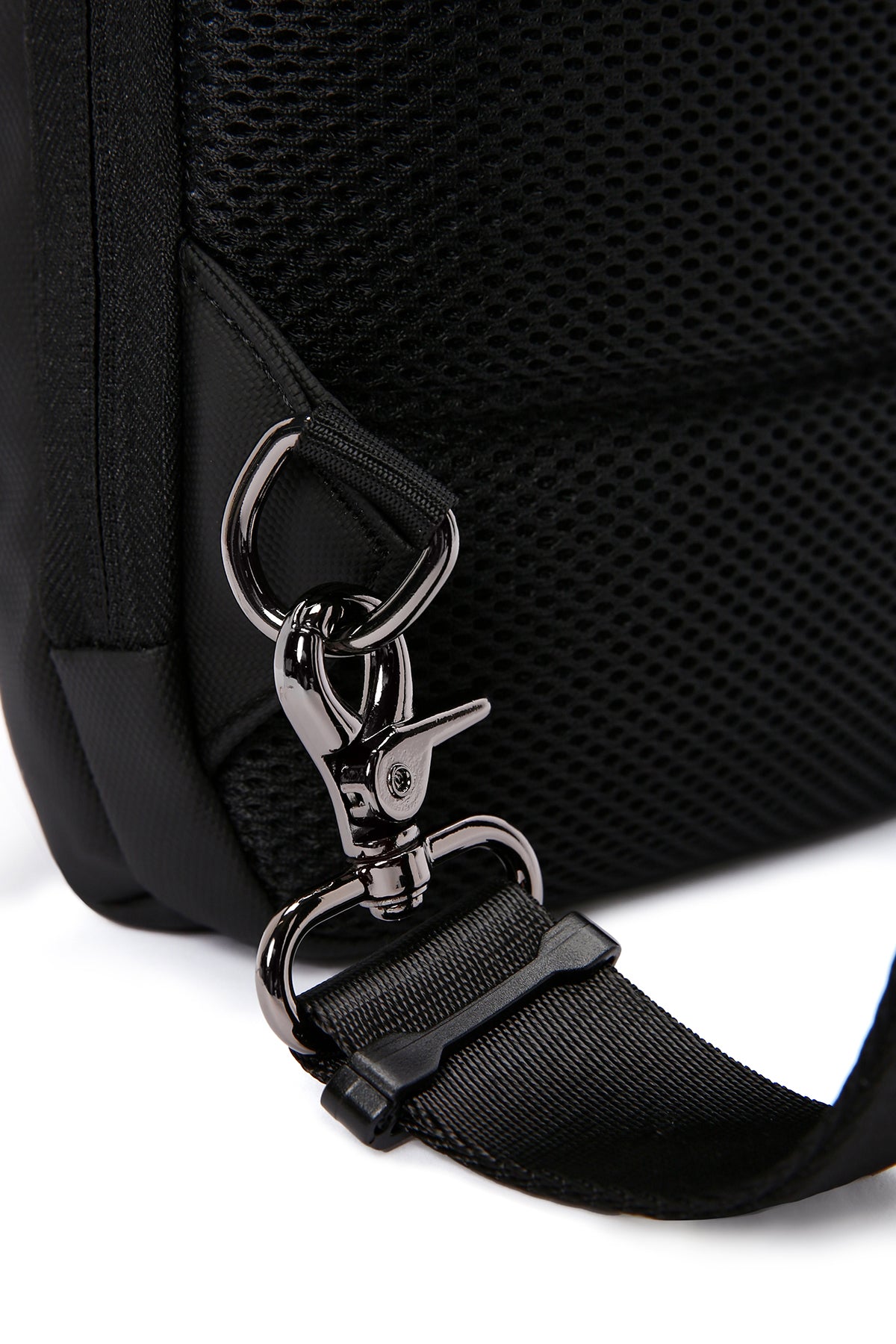 D-pack Erkek Siyah Teknolojik Sırt Çantası