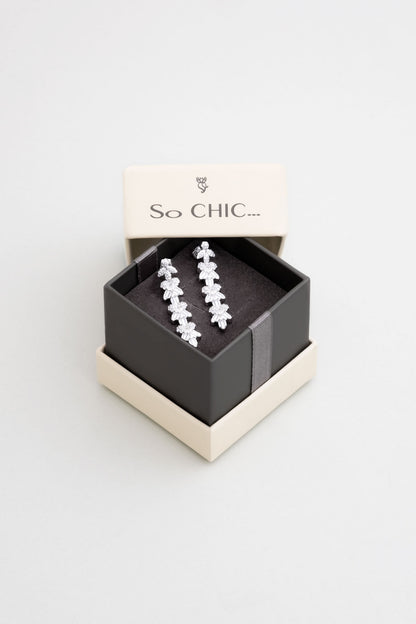 Gelin Çiçeği 18 Ayar Beyaz Altın Kaplama Gümüş Baget Küpe 5072680199