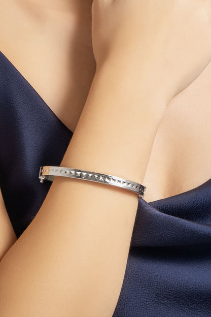 Italyan Tasarım 18 Ayar Beyaz Altın Kaplama Gümüş Kelepçe Bileklik 5154489999