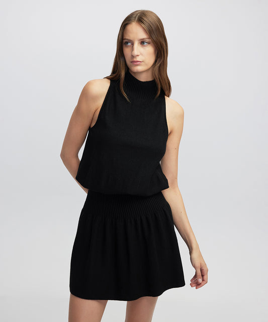 Dik Yaka Triko Elbise