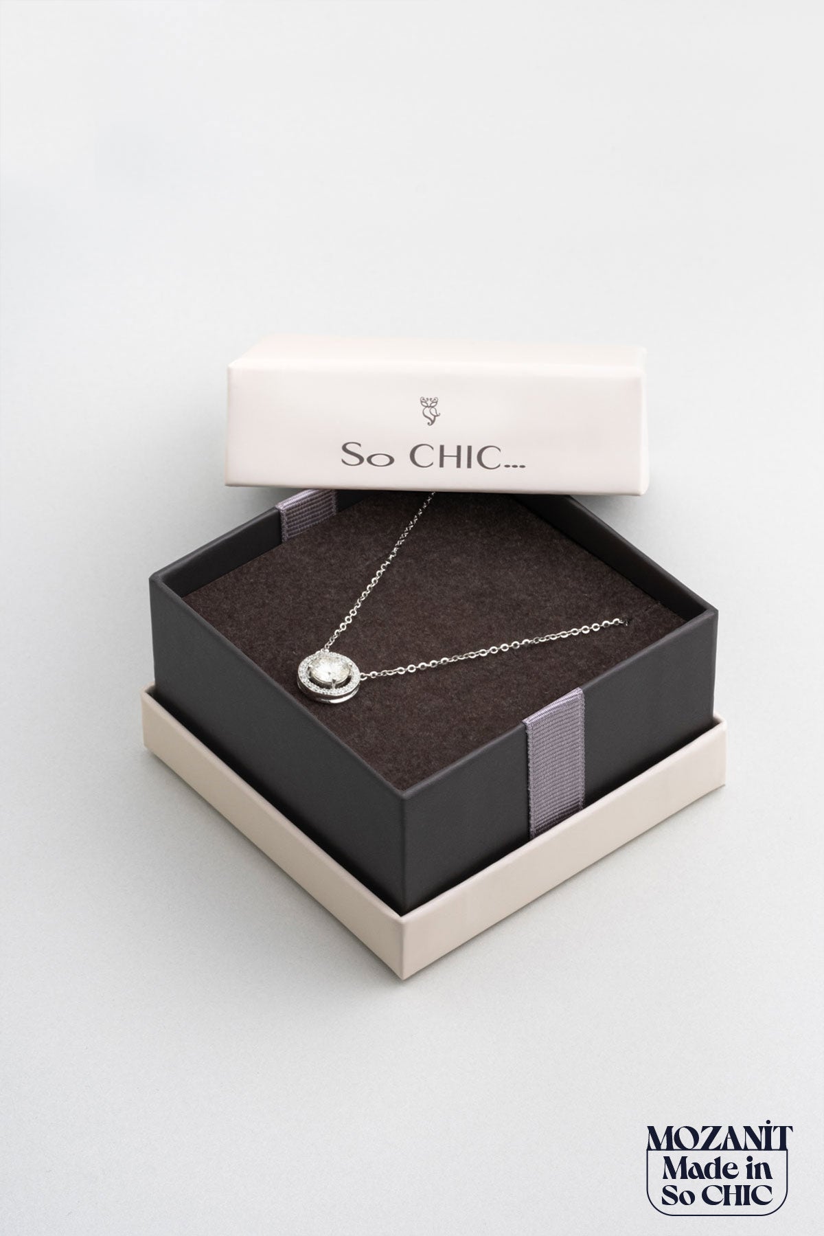 Mozanit Taşlı 18 Ayar Beyaz Altın Kaplama 45 Cm Gümüş Kolye 5159050199