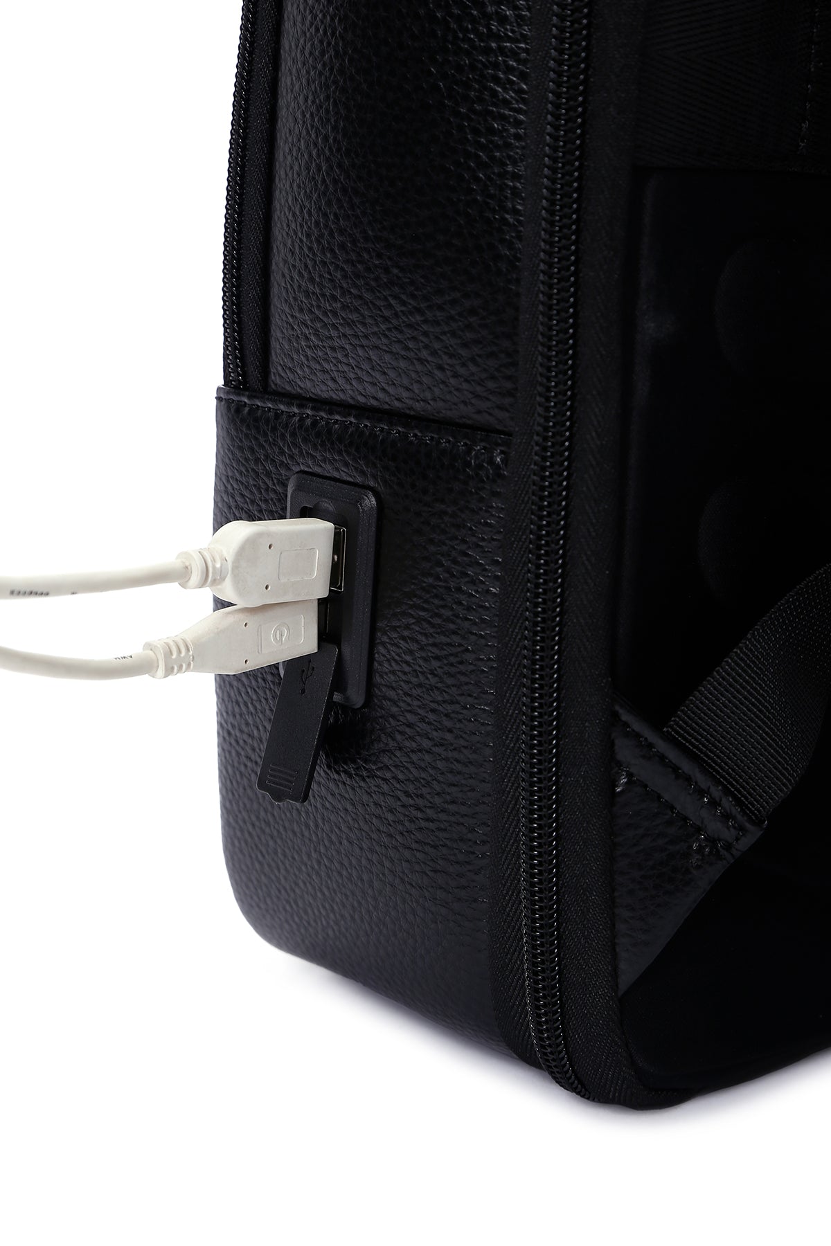 D-pack Erkek Siyah Teknolojik Sırt Çantası