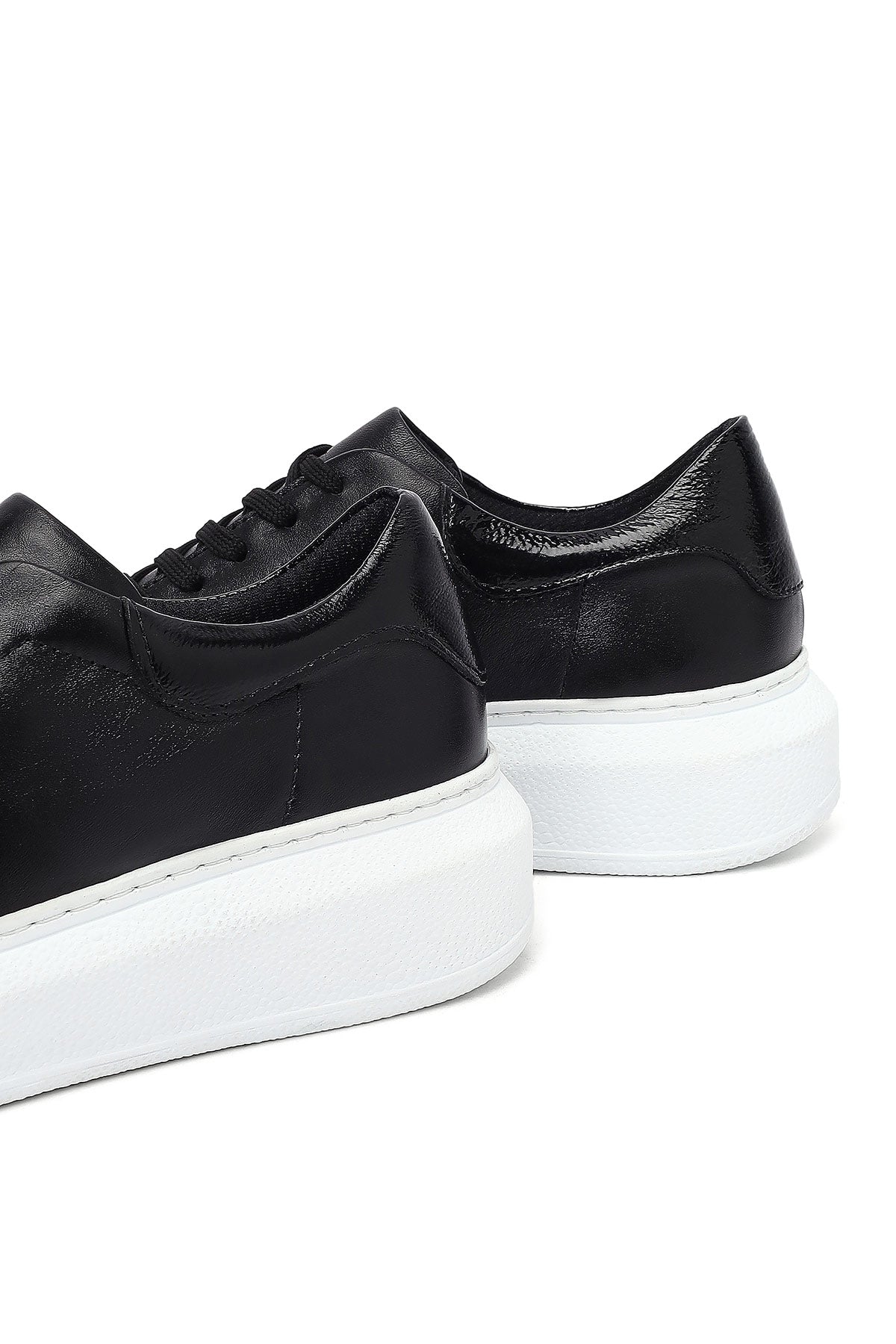 Kadın Siyah Bağcıklı Kalın Taban Deri Sneaker