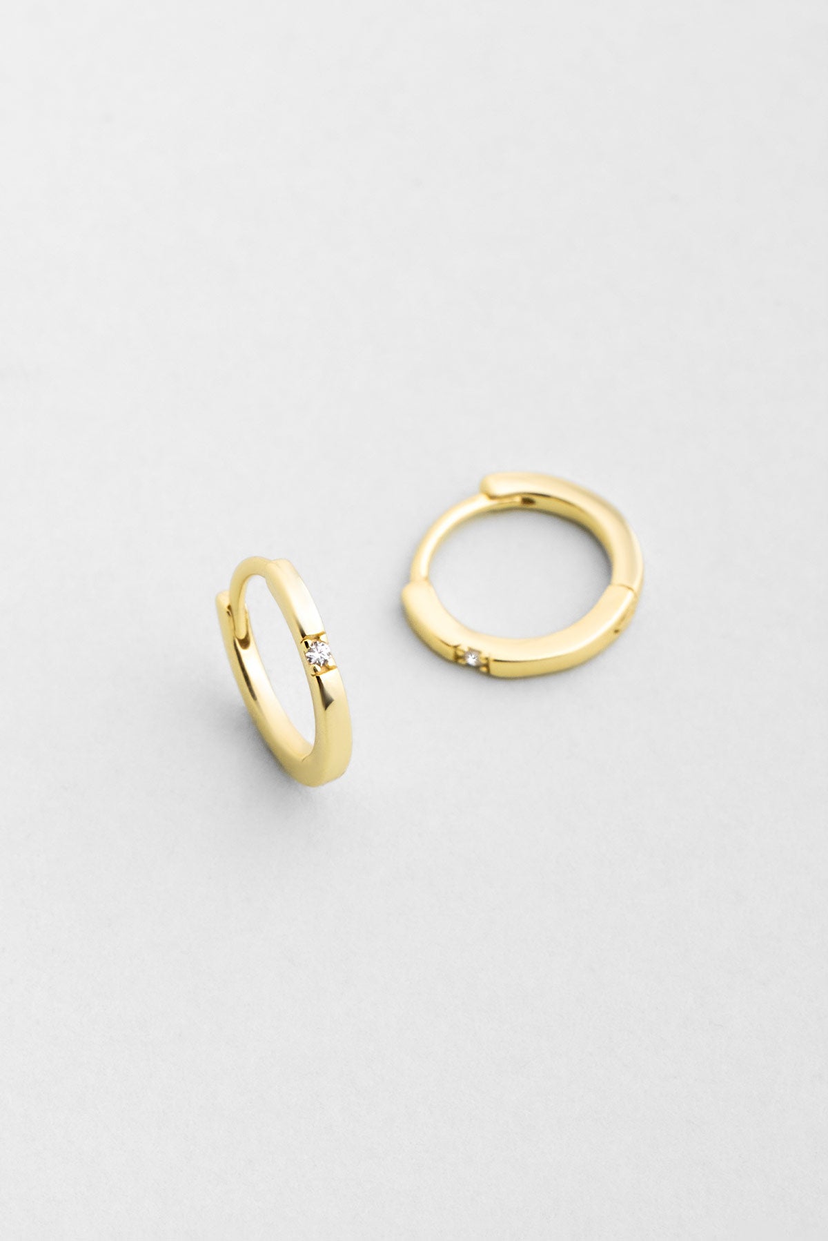 Luna Işıltısı 18 Ayar Sarı Altın Kaplama Gümüş Halka Küpe 5163170144