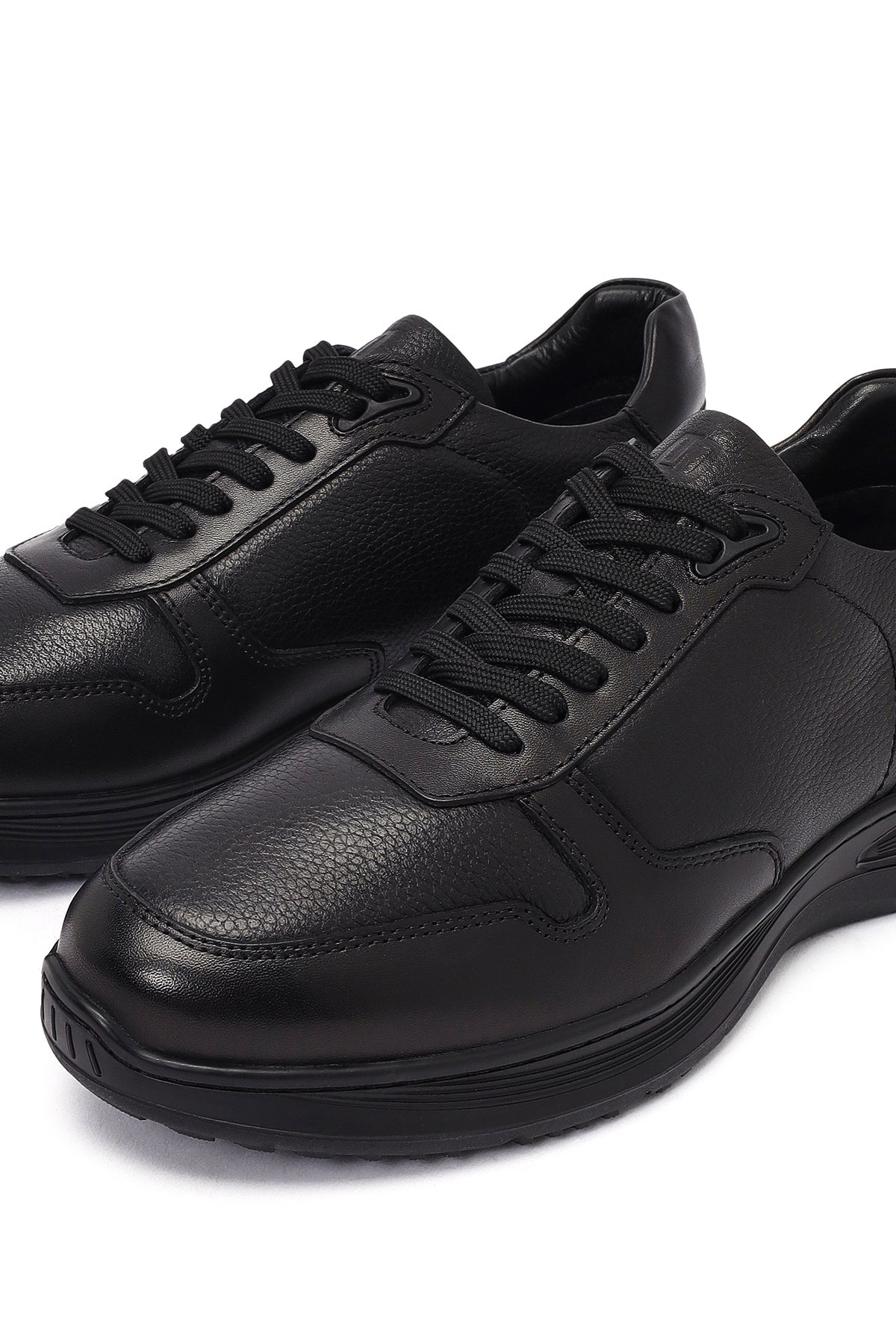Erkek Siyah Bağcıklı Deri Casual Sneaker