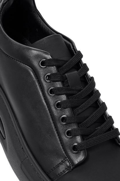 Erkek Siyah Bağcıklı Kalın Tabanlı Deri Sneaker