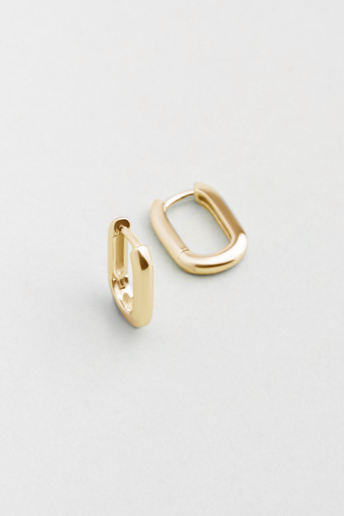 Klasik 18 Ayar Sarı Altın Kaplama Gümüş Küpe 5166554499