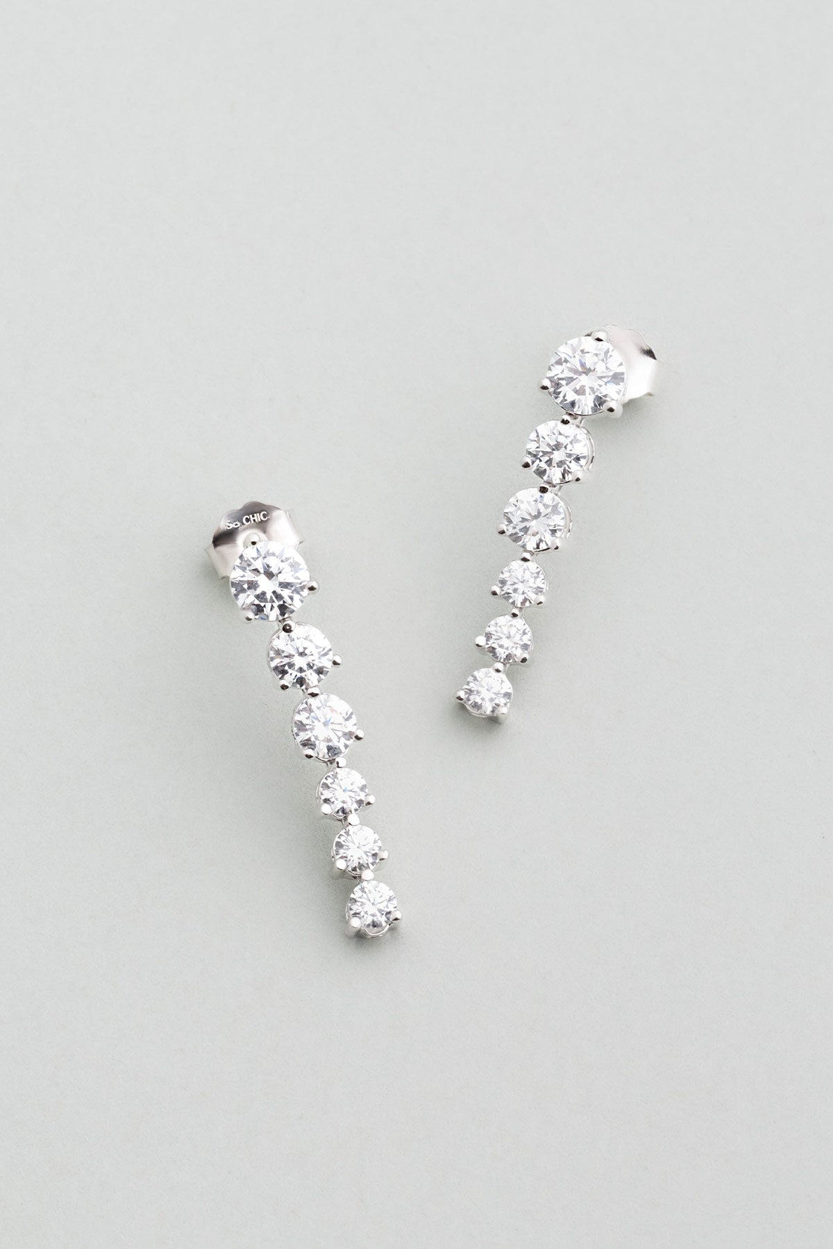 Beyazın Büyüsü 18 Ayar Beyaz Altın Kaplama Gümüş Tasarım Küpe 5173290199