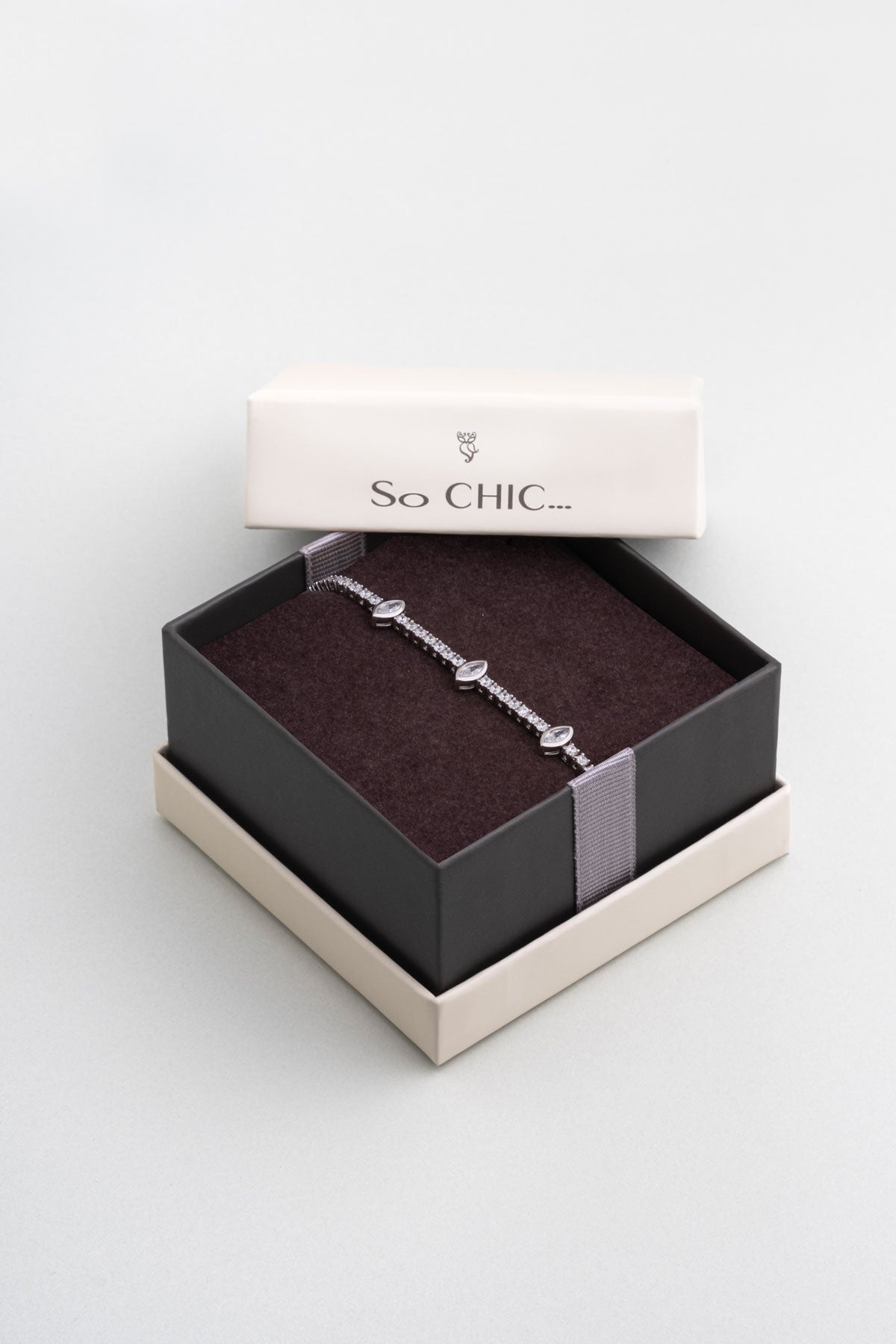 Markiz Taşlı 18 Ayar Beyaz Altın Kaplama Ayarlanabilir Gümüş Su Yolu Bileklik 5174000199