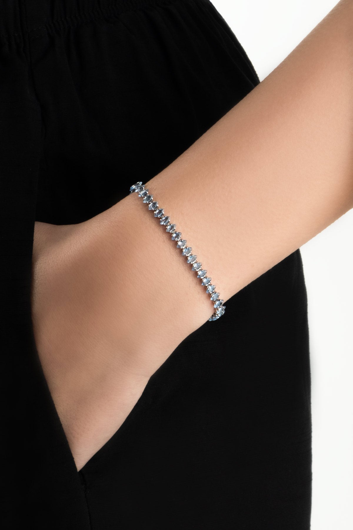 Mavi Aura 18 Ayar Beyaz Altın Kaplama Ayarlanabilir Gümüş Bileklik 5178260599