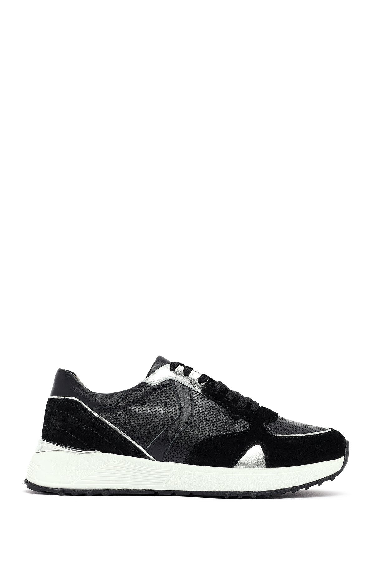 Kadın Siyah Bağcıklı Kalın Tabanlı Deri Sneaker