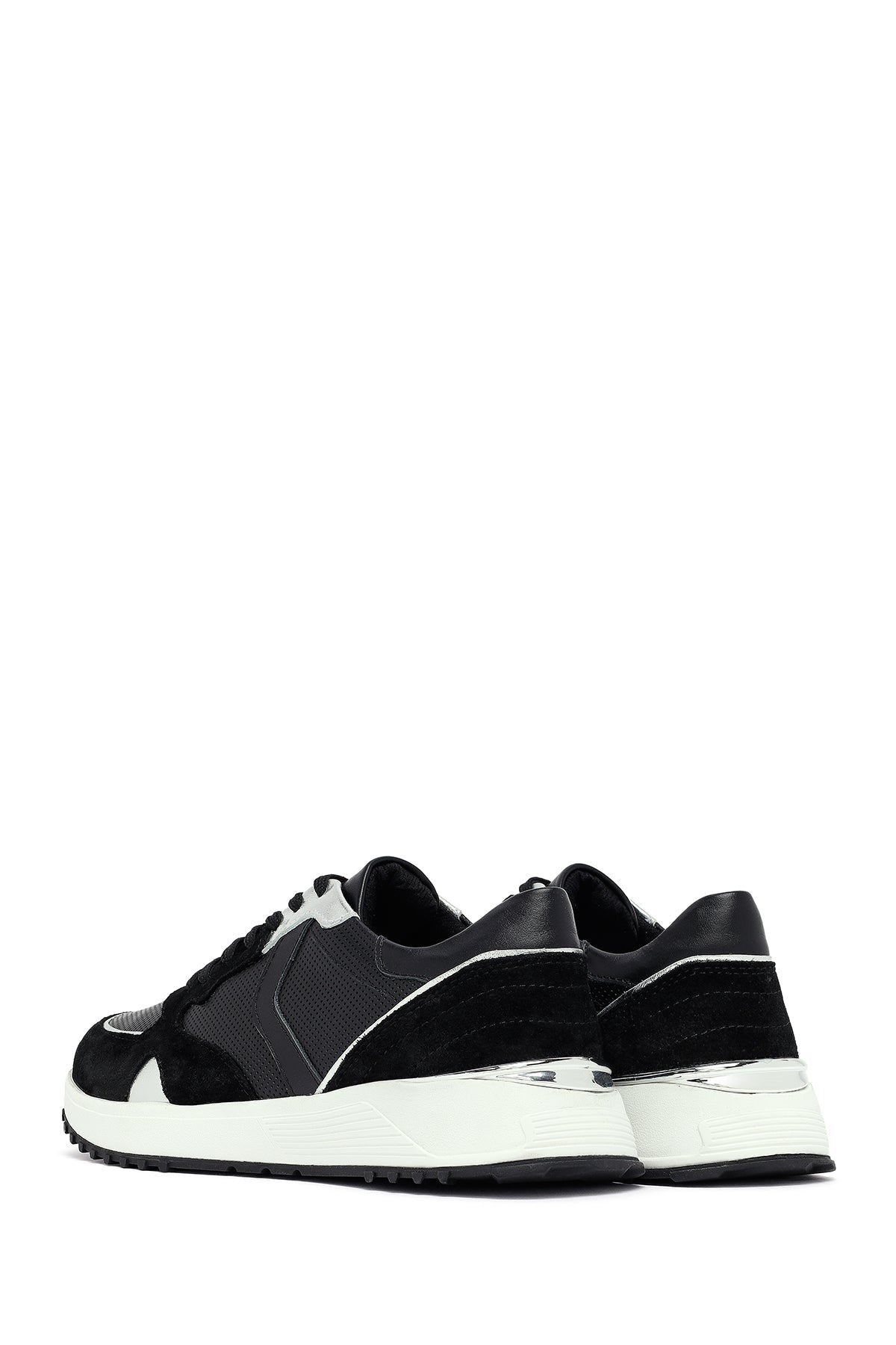 Kadın Siyah Bağcıklı Kalın Tabanlı Deri Sneaker
