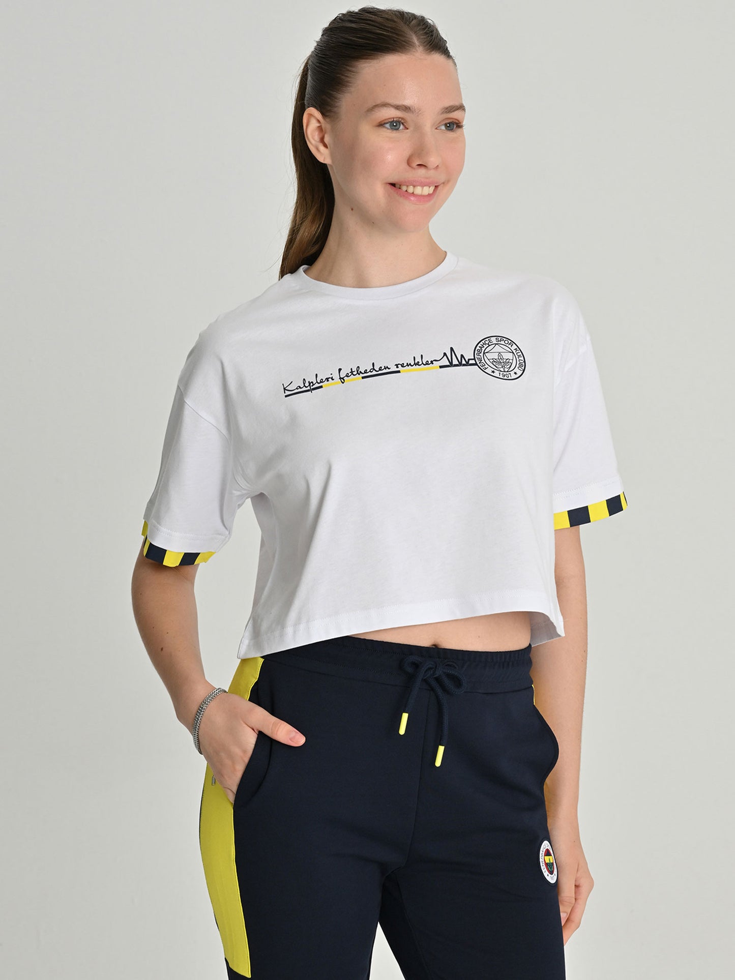 Fenerbahçe Beyaz Tribün Kalpleri Fetheden Renkler Kadın Oversize Tshirt