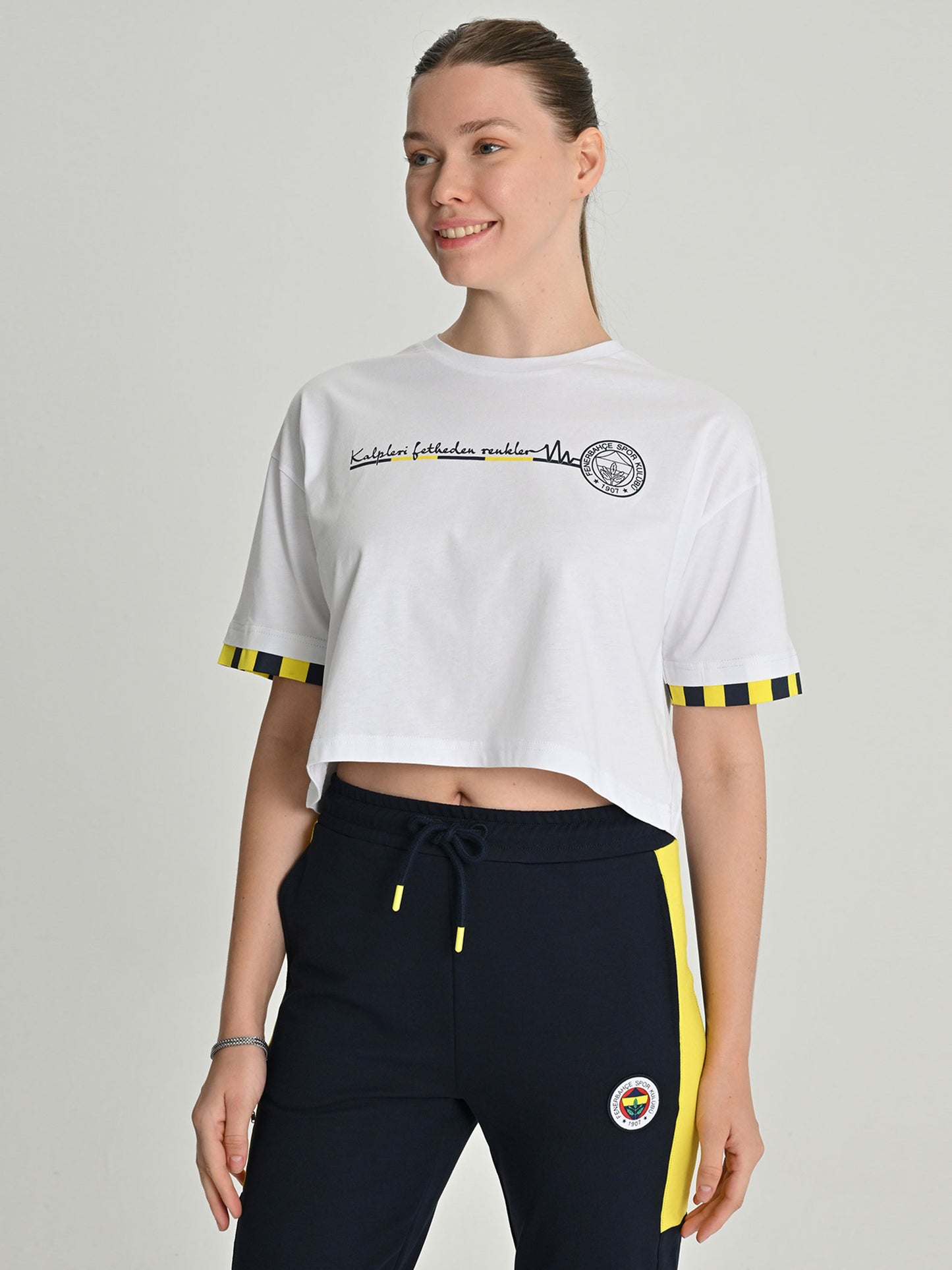 Fenerbahçe Beyaz Tribün Kalpleri Fetheden Renkler Kadın Oversize Tshirt