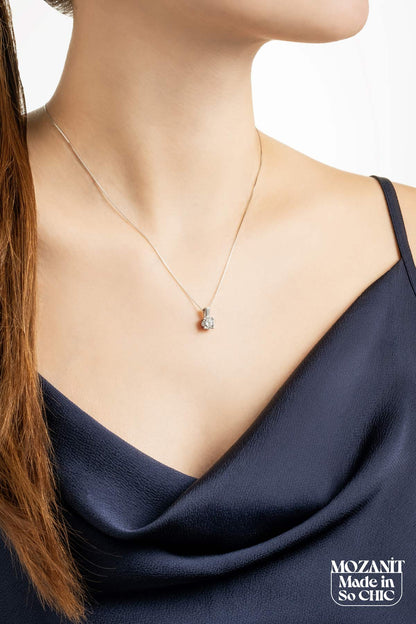 Elegant Mozanit 18 Ayar Beyaz Altın Kaplama 45 Cm Gümüş Tektaş Kolye 5205520199