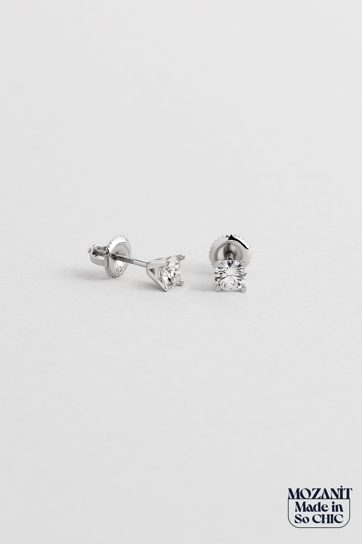 Elegant Mozanit 18 Ayar Beyaz Altın Kaplama Gümüş Tektaş Küpe 5205530199